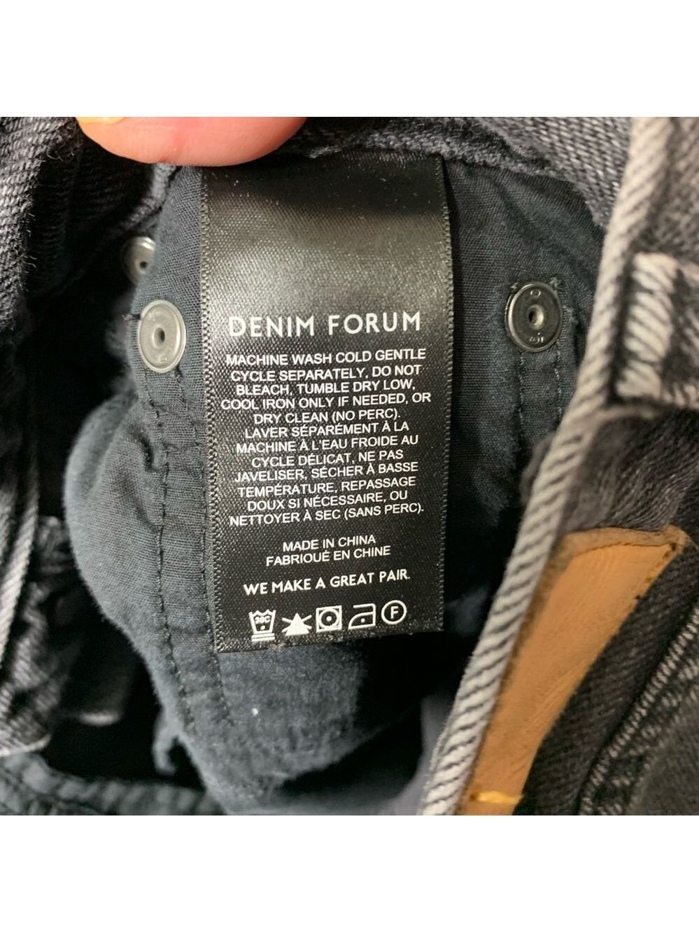 Aritzia Denim Forum The 90s Joni Hi-Rise Jean Washed Black Denim Button Fly 23 - Picture 11 of 15